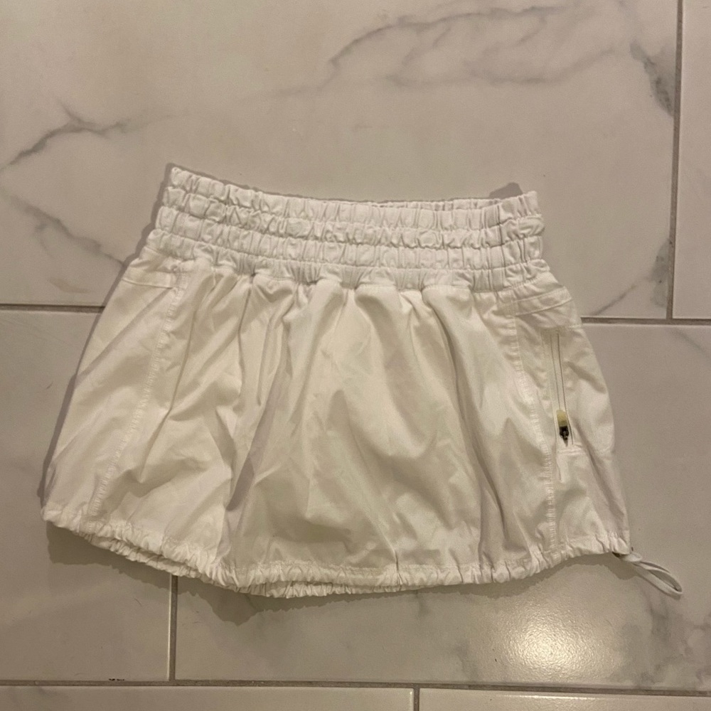 Lululemon skirt white